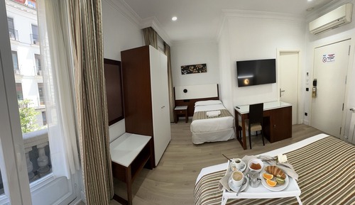 Triple Room (con vistas)