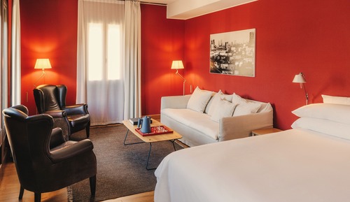 Corner Suite