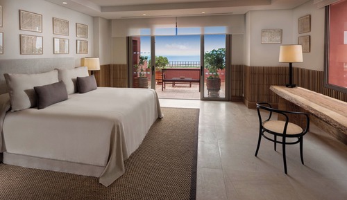 Royal Studio Suite, 2 Bedrooms, Ocean View (Balcony)