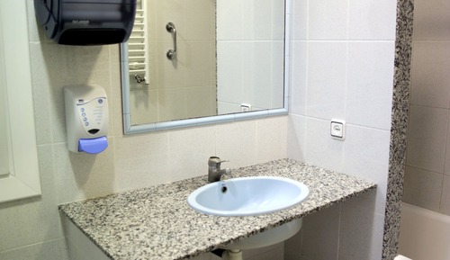Twin Room, Shared Bathroom