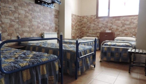 Triple Room, 1 Bedroom, Shared Bathroom