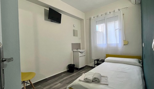 Single Room, Shared Bathroom
