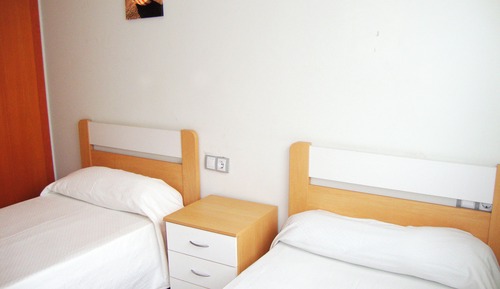 Basic Apartment, 3 Bedrooms, Terrace
