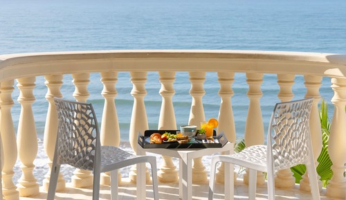 Suite, Sea View