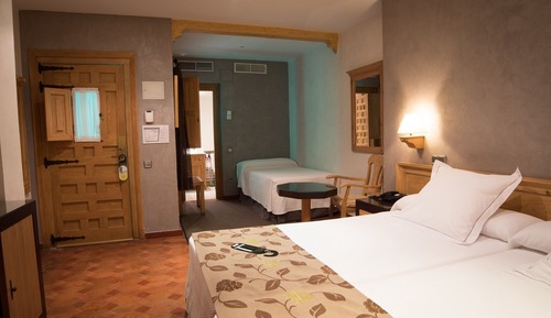 Triple Room (2 adults and 1 child)