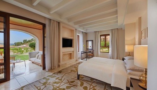 Junior Studio Suite, Garden View