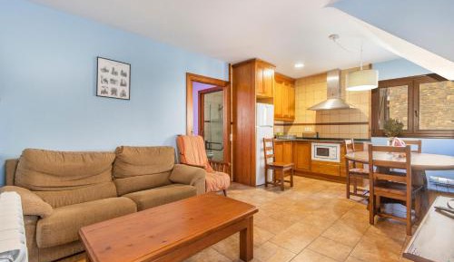 Three-Bedroom Apartment with Mountain View