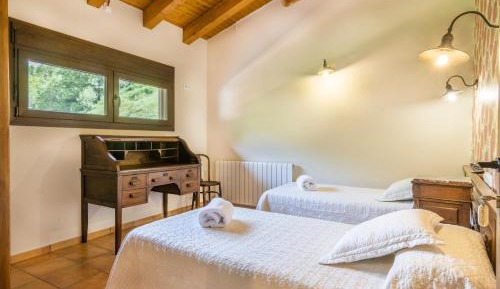 Two-Bedroom Apartment with Mountain View