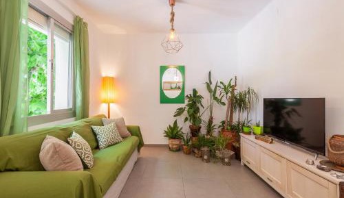 Superior One-Bedroom Apartment