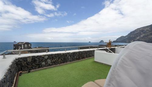 Superior One-Bedroom Apartment with Balcony