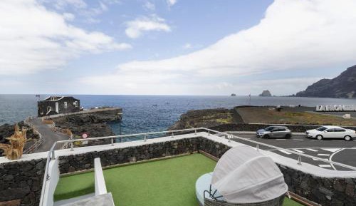 Superior One-Bedroom Apartment with Balcony
