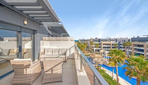 Two-Bedroom Deluxe Apartment with Garden View