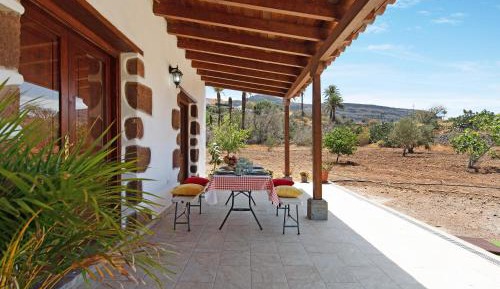 Two-Bedroom Deluxe Apartment with Garden View