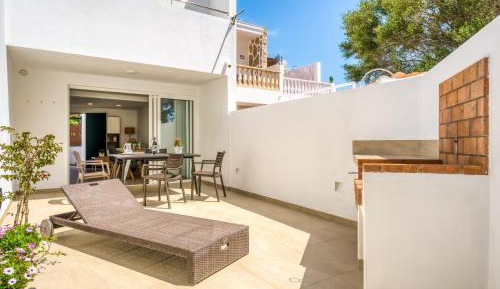 Two-Bedroom Deluxe Apartment with Ocean View