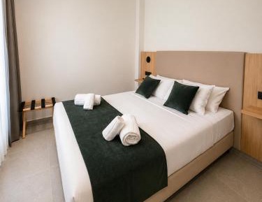 One-Bedroom Apartment with Balcony
