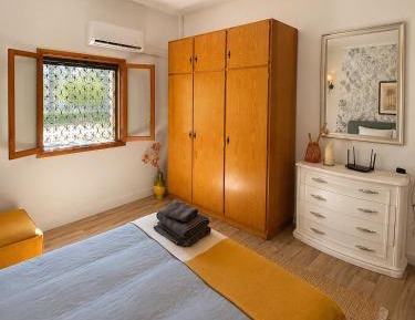  Double Room with Private Bathroom Outside