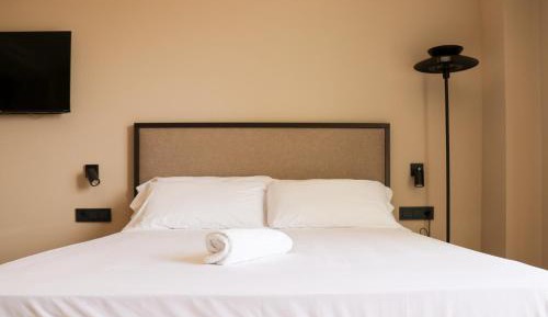 Studio Apartment with One Double Bed