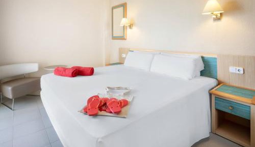 Double or Twin Room with Front Sea View