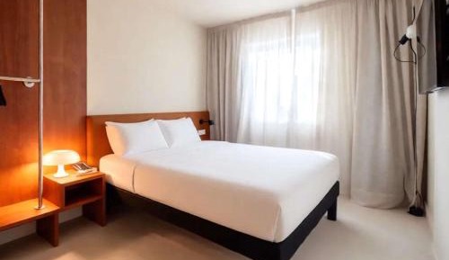 Standard Double Room - Disability Access