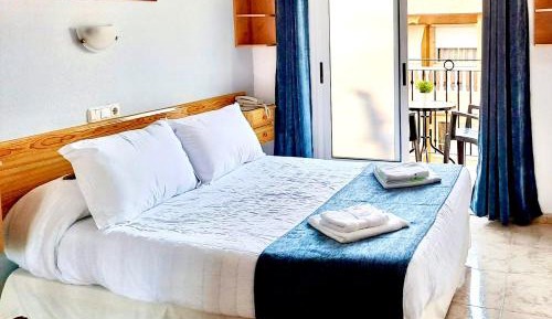 Double or Twin Room with Terrace with Sea View
