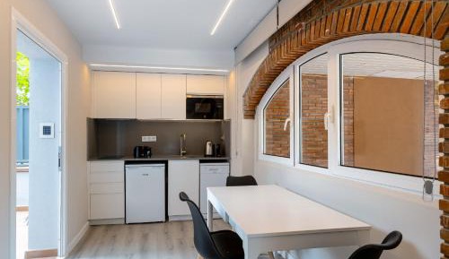 One-Bedroom Deluxe Apartment