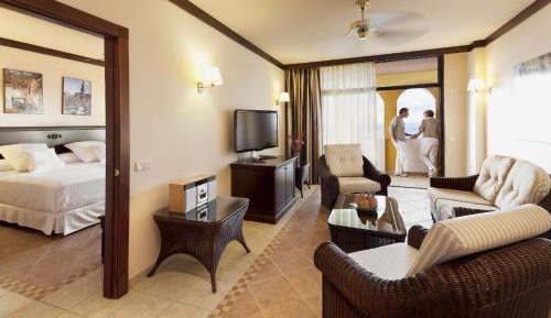 Deluxe Suite with Sea View