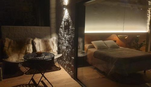 Apartment with Mountain View