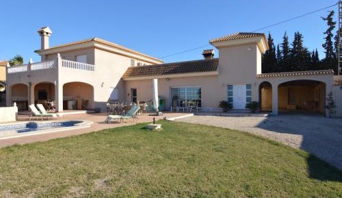 Six-Bedroom Villa 