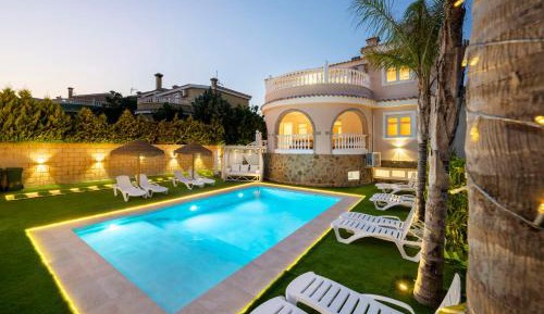 Villa with Private Pool