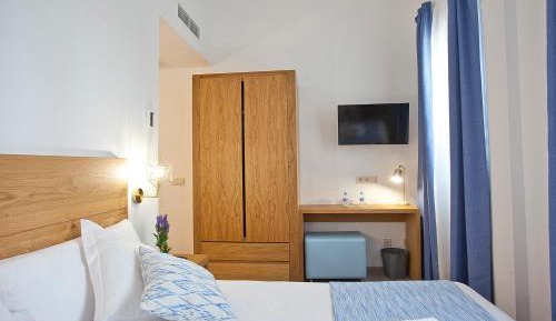 Double or Twin Room with Shower
