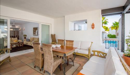 Deluxe Apartment