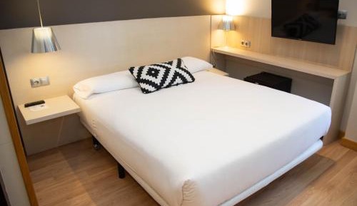 Double Room (double bed)