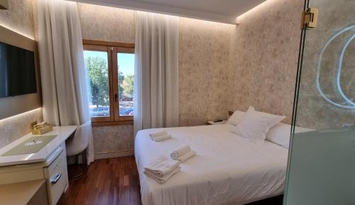 Large Single Room