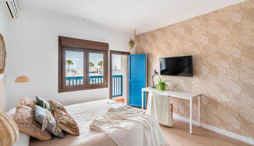 Double Room with Balcony and Sea View