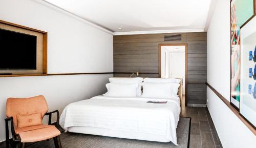 Premium King Room with Balcony and Sea View