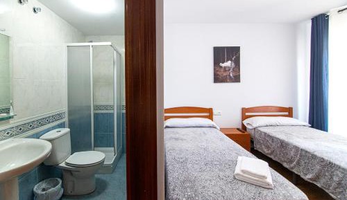 Twin Room with Private Bathroom