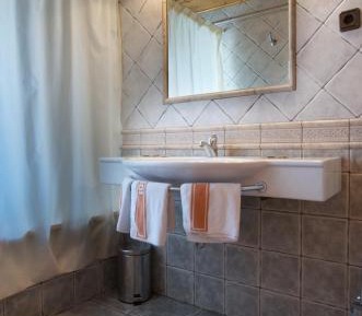 Basic Triple Room