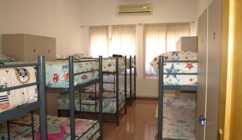 10-Bed Mixed Dormitory Room