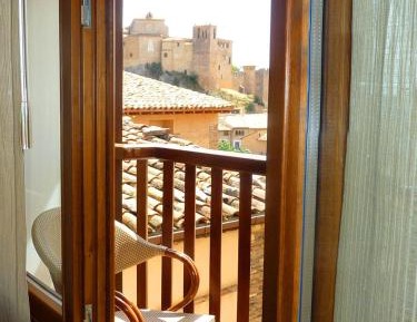 Double Room with Balcony and Castle View