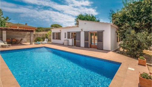 Three-Bedroom Holiday Home 