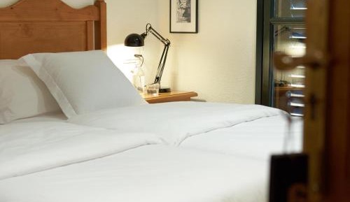 Twin Room with Private Bathroom