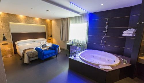Family Suite with Hot Tub Xarel.lo