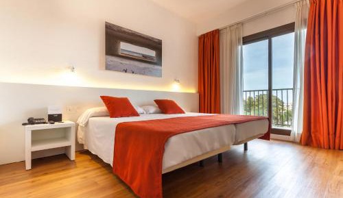 Double or Twin Room with Extra Bed (2 Adults + 1 Child)