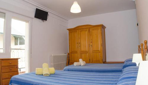 Triple Room with Private Bathroom