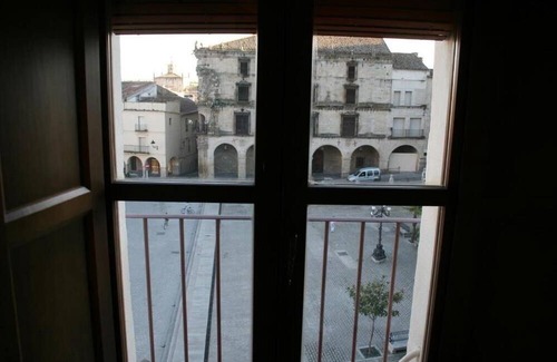 Trujillo Apartment | DOUBLE ROOM WITH BALCONY IN TRUJILLO'S MAIN SQUARE