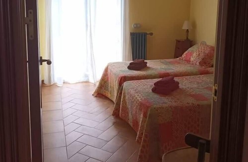 Alia Ski Chalet | Homerez - Chalet for 10 ppl. with swimming-pool and terrace at Pantano de Cijara