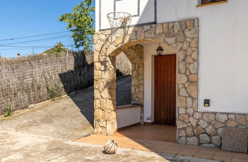 Can Carbonell House | Casa Carbonell - Lovely house with pool and garden