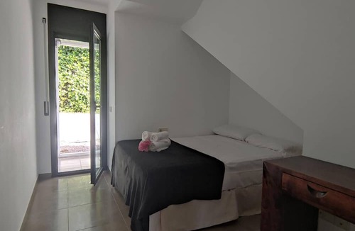 Caldes de Malavella House | Villa Caldes de Malavella, 4 bedrooms, 8 persons