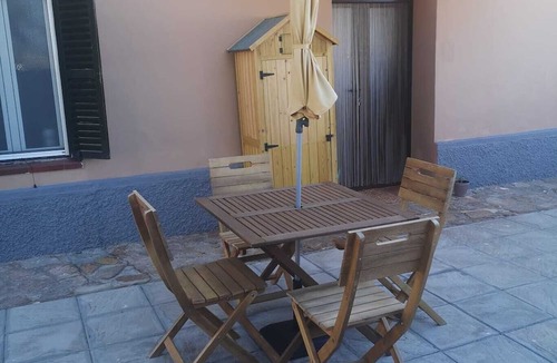 Las Herrerias Apartment | Garden Apartment in a small village. 3km from the sea
