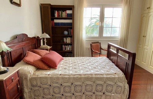 Ortigueira Villa | Lovely, spacious, sunny Villa with private fenced-off garden near beaches!
